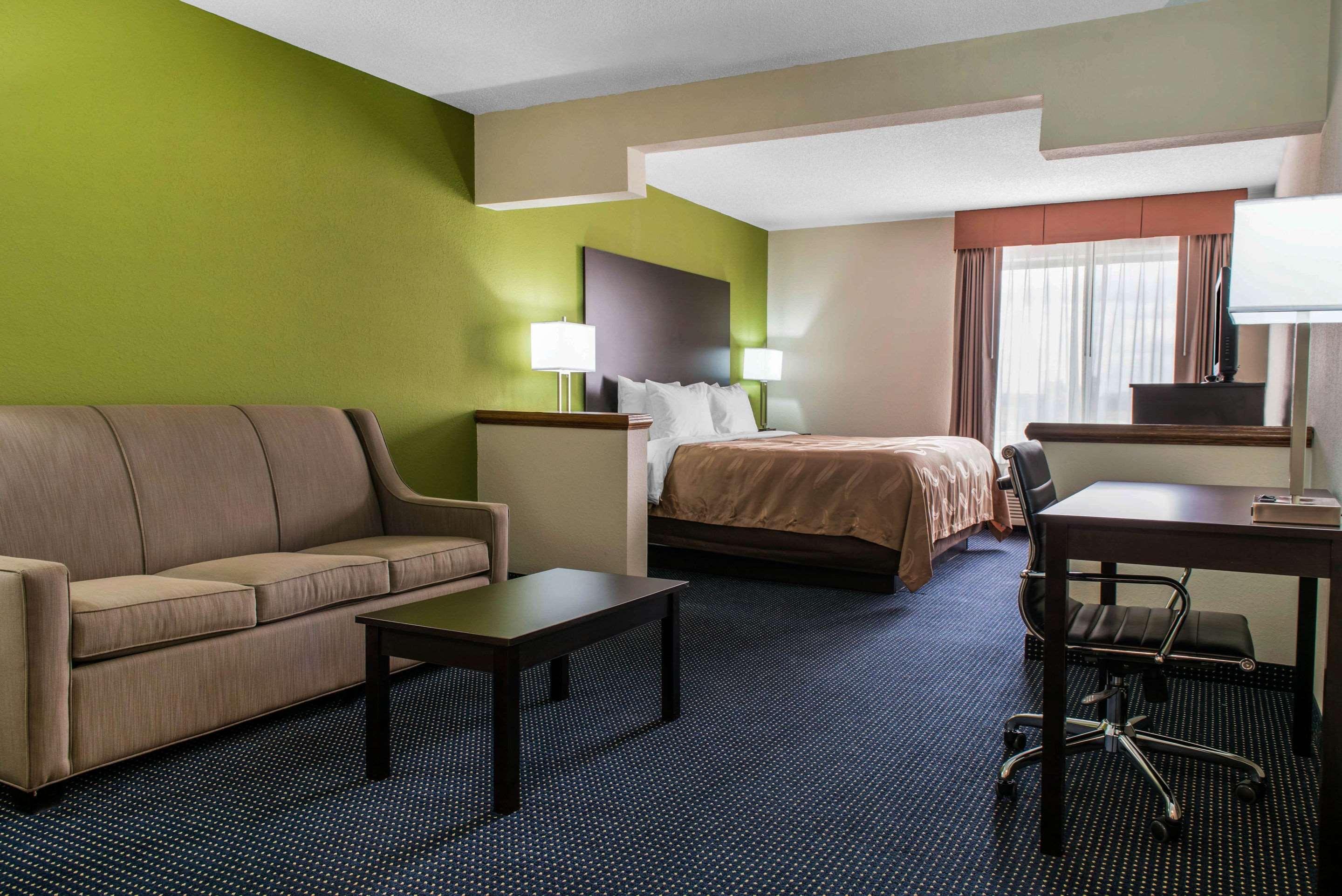Quality Inn & Suites Anderson I-69 Εξωτερικό φωτογραφία