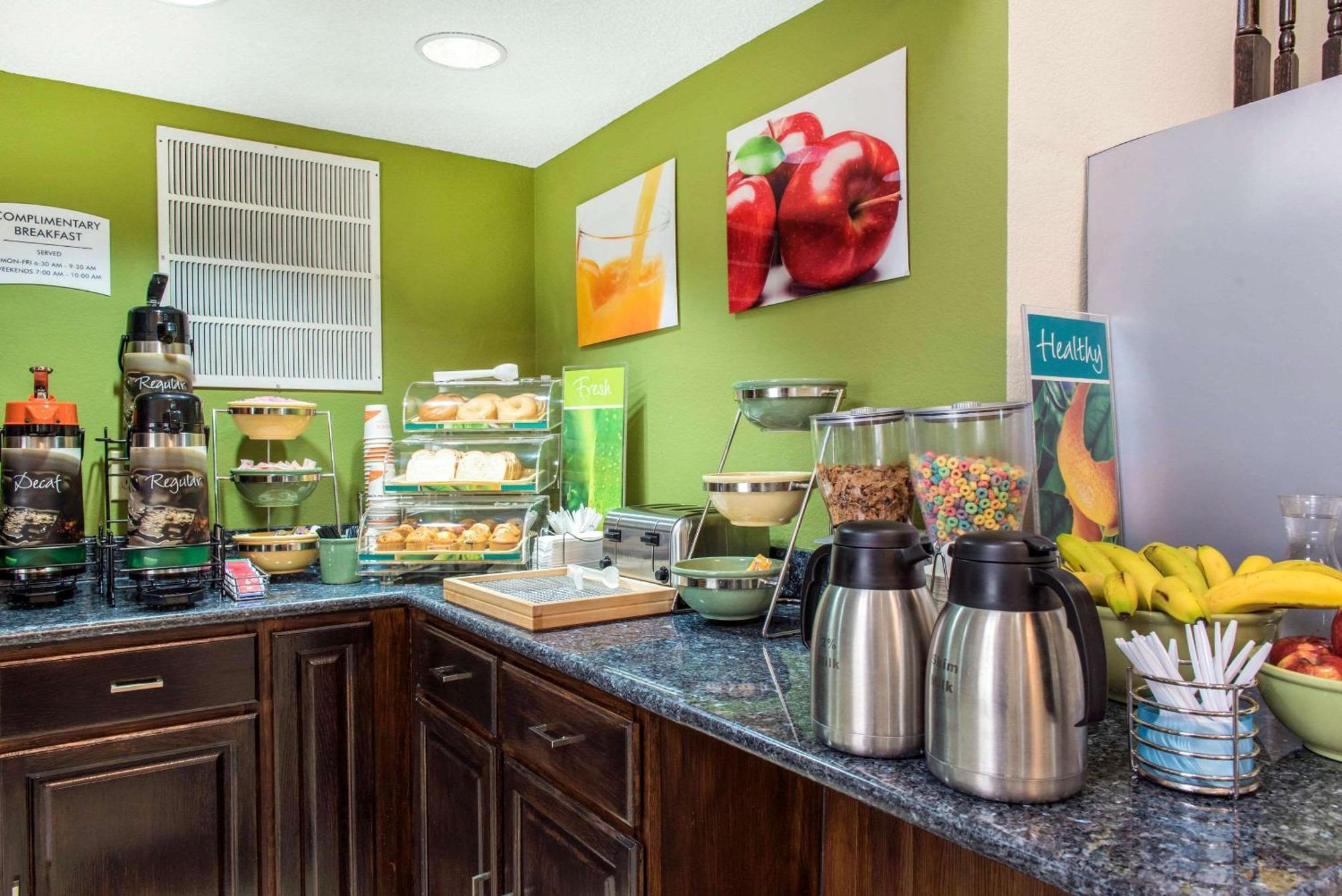 Quality Inn & Suites Anderson I-69 Εξωτερικό φωτογραφία