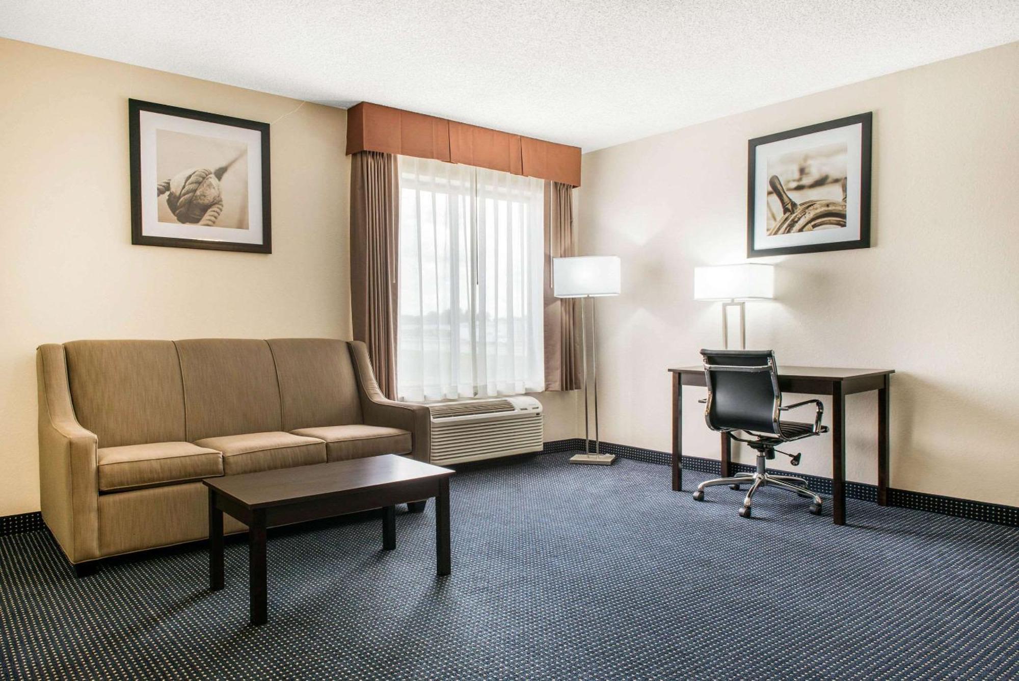 Quality Inn & Suites Anderson I-69 Εξωτερικό φωτογραφία