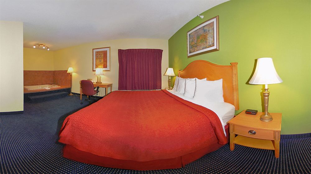 Quality Inn & Suites Anderson I-69 Εξωτερικό φωτογραφία